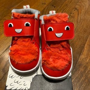 Nike team hustle D toddler US size 6 Chile Red